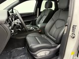 Used 2023 Porsche Macan image 5