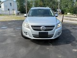 Used 2009 Volkswagen Tiguan S image 2