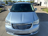 Used 2016 Chrysler Town & Country Touring image 3