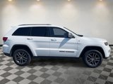 Used 2017 Jeep Grand Cherokee Trailhawk image 2