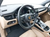Certified 2023 Porsche Macan image 4