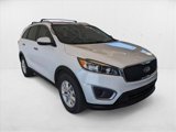 Used 2016 Kia Sorento LX image 3