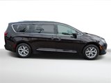 Used 2018 Chrysler Pacifica Touring-L w/ Tire & Wheel Group image 2