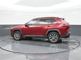 Used 2021 Toyota RAV4 XLE Premium image 5