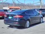 Used 2019 Ford Fusion SE image 2