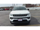 Used 2023 Jeep Compass Latitude image 3
