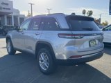 New 2025 Jeep Grand Cherokee Laredo image 4