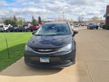 Used 2017 Chrysler Pacifica Touring w/ Tire & Wheel Group image 2
