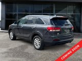 Used 2017 Kia Sorento LX w/ LX Convenience Package image 3