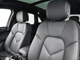 Certified 2025 Porsche Macan image 5