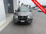 Used 2018 Nissan Rogue SV image 2