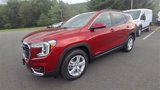 Used 2022 GMC Terrain SLE w/ Driver Convenience Package image 4