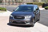 Used 2022 Chrysler Pacifica Touring-L image 5