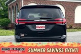 Used 2023 Chrysler Pacifica Touring-L image 4