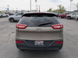 Used 2016 Jeep Cherokee Sport image 5
