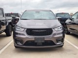 Certified 2022 Chrysler Pacifica Touring-L w/ Uconnect Theater Family Group image 2