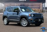 Used 2022 Jeep Renegade Latitude image 2