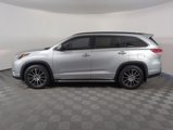 Used 2017 Toyota Highlander SE image 4