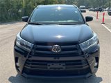 Used 2018 Toyota Highlander SE image 2