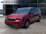 Used 2015 Chrysler Town & Country S w/ Driver Convenience Group image 2