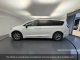 Used 2023 Chrysler Pacifica Limited image 4