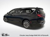 Used 2023 Chrysler Pacifica Touring-L image 3