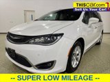 Used 2017 Chrysler Pacifica Touring-L Plus w/ Advanced Safetytec Group image 3