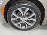Used 2017 Chrysler Pacifica Limited image 3