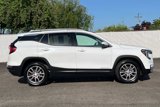 Used 2023 GMC Terrain SLT image 3
