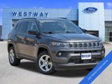 Used 2024 Jeep Compass Latitude image 2
