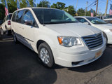Used 2010 Chrysler Town & Country Touring image 3