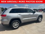 Used 2018 Jeep Grand Cherokee Laredo image 3