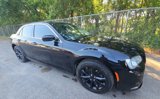 Used 2018 Chrysler 300 Touring L image 4