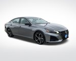 Used 2023 Nissan Altima 2.5 SR w/ SR Premium Package image 3