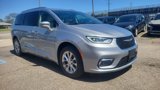 Used 2021 Chrysler Pacifica Touring-L image 3