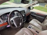 Used 2015 Chrysler Town & Country Touring-L image 4