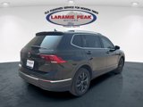 Used 2022 Volkswagen Tiguan SE image 3
