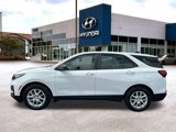 Used 2022 Chevrolet Equinox LS image 2