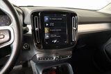 Used 2022 Volvo XC40 T4 Momentum image 5