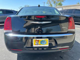 Used 2017 Chrysler 300 C image 4