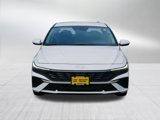 Certified 2025 Hyundai Elantra SE w/ Cargo Package image 2