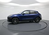 Certified 2025 Porsche Macan image 2