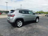 Used 2022 Jeep Compass Latitude image 3