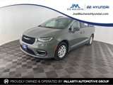 Used 2021 Chrysler Pacifica Touring-L image 3