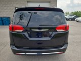 Used 2018 Chrysler Pacifica Limited image 4