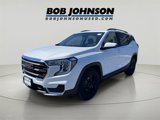 Used 2022 GMC Terrain SLE w/ Driver Convenience Package image 3
