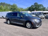 Used 2020 Chrysler Pacifica Touring-L image 3