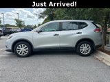 Used 2016 Nissan Rogue S image 2