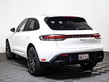 Certified 2025 Porsche Macan image 3