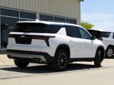 New 2025 Chevrolet Traverse LT w/ Sun and Wheel Package image 3